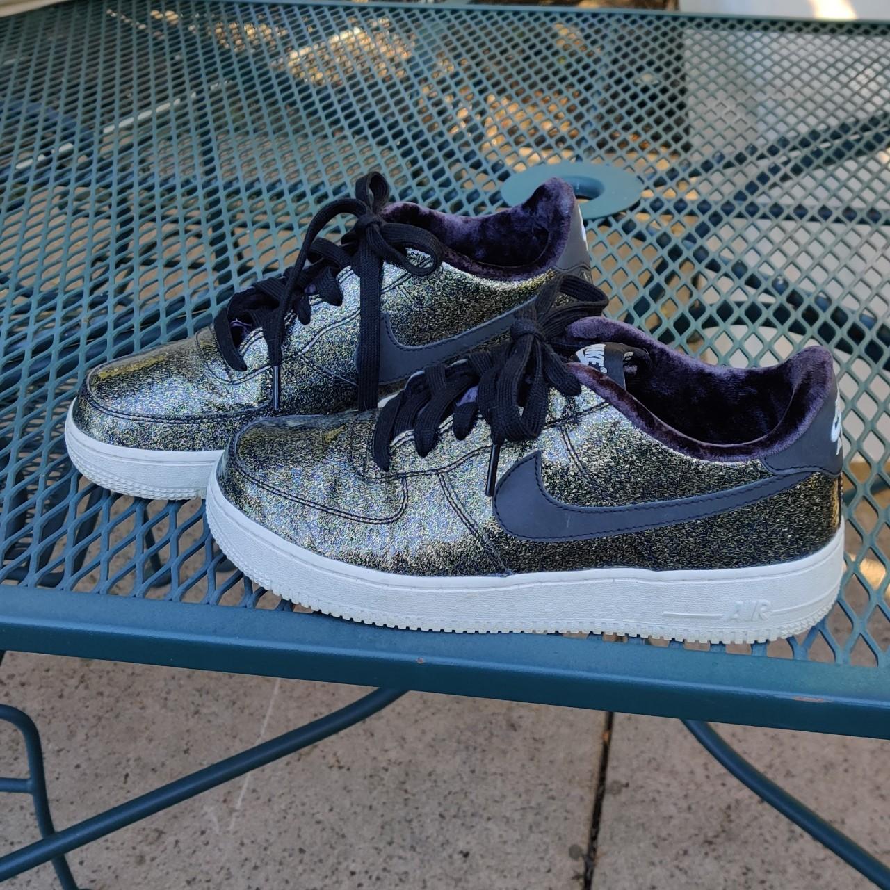 Ships FREE until the 7th!!, Nike 