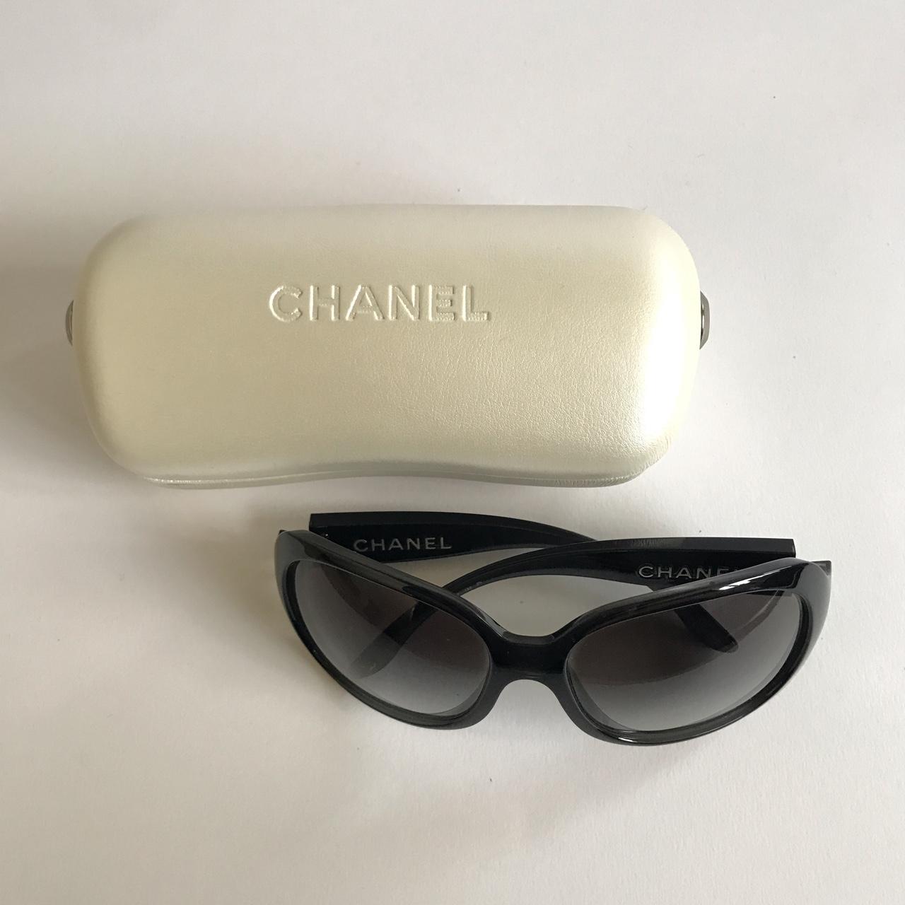 【大人気モデル】CHANEL sunglasses ブラック 芸能人着用 ケース 大人気モデル】CHANEL sunglasses ブラック 芸能人着用 ケース
