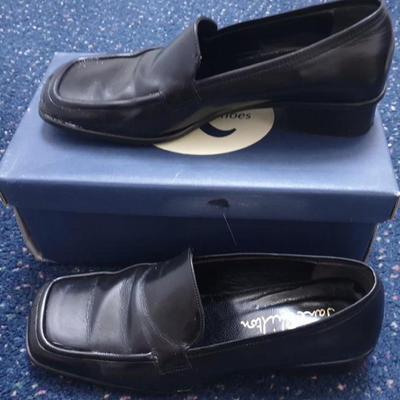 The cutest vintage Jane Shilton real leather loafers... - Depop