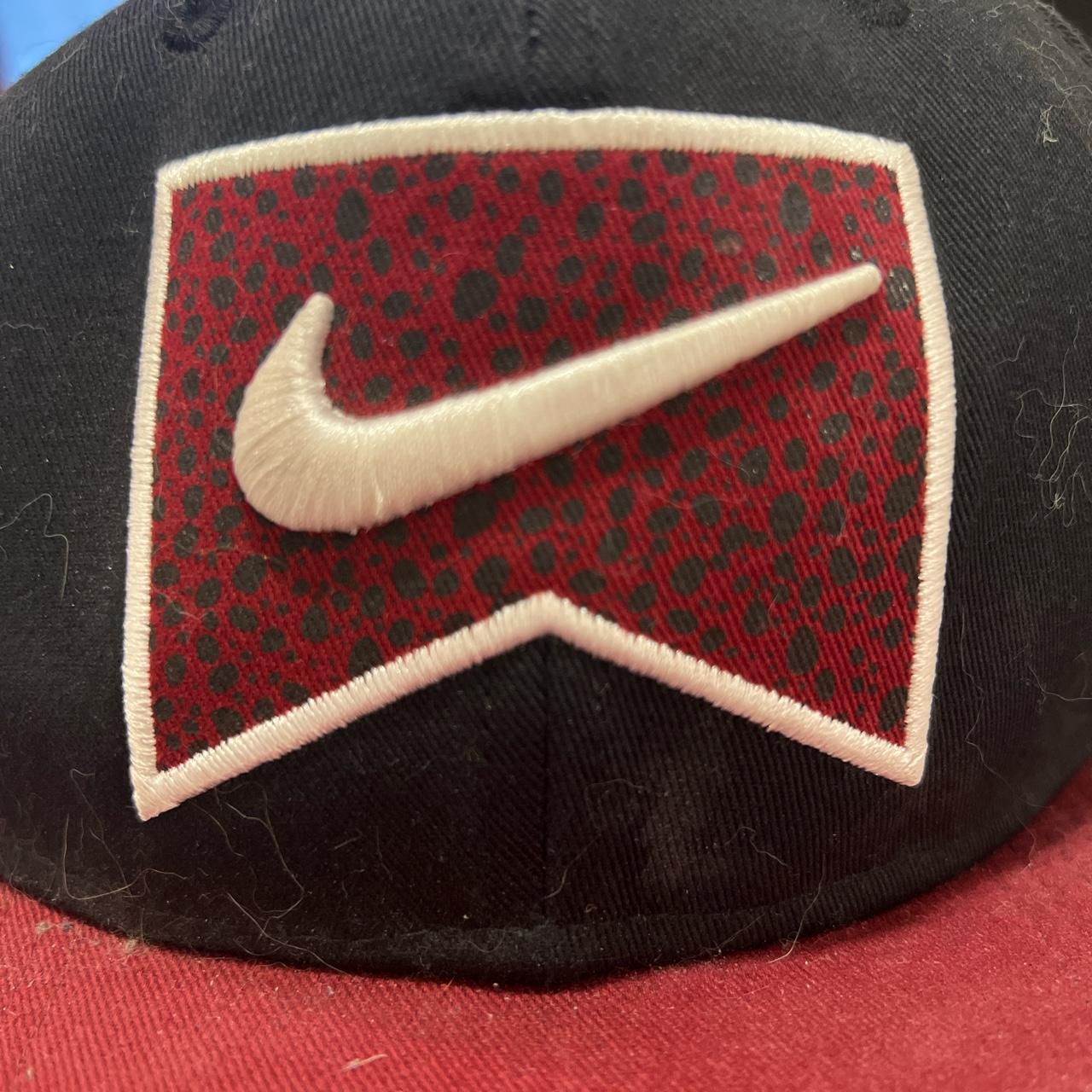 nike skater hat maroon and black and