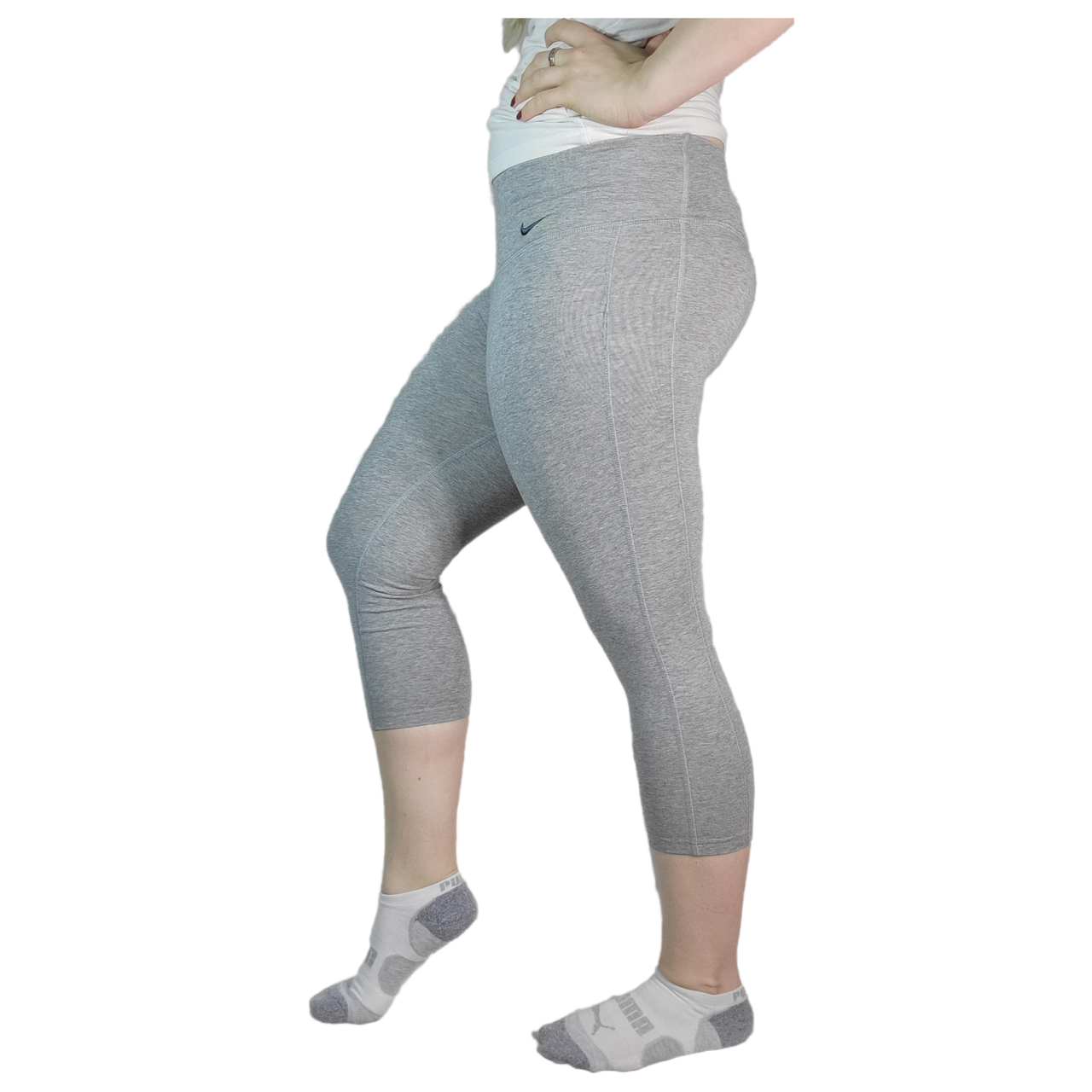 Nike gray legging capris size M Good condition gray... Depop
