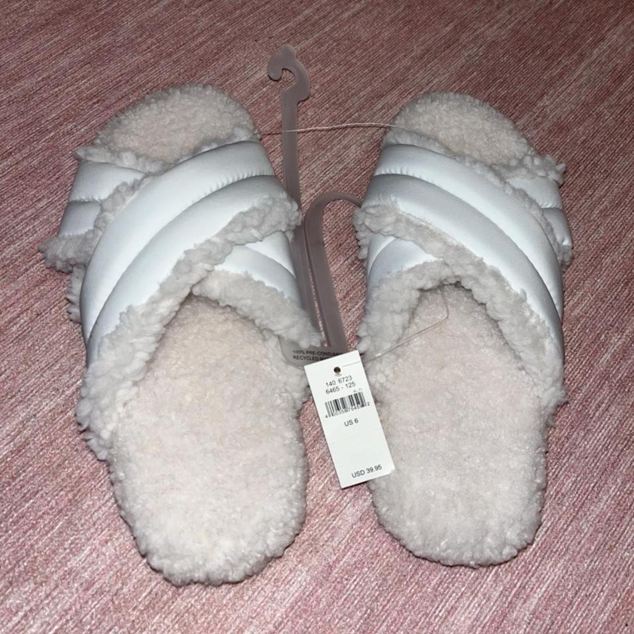 Aerie Women's White and Cream Slides