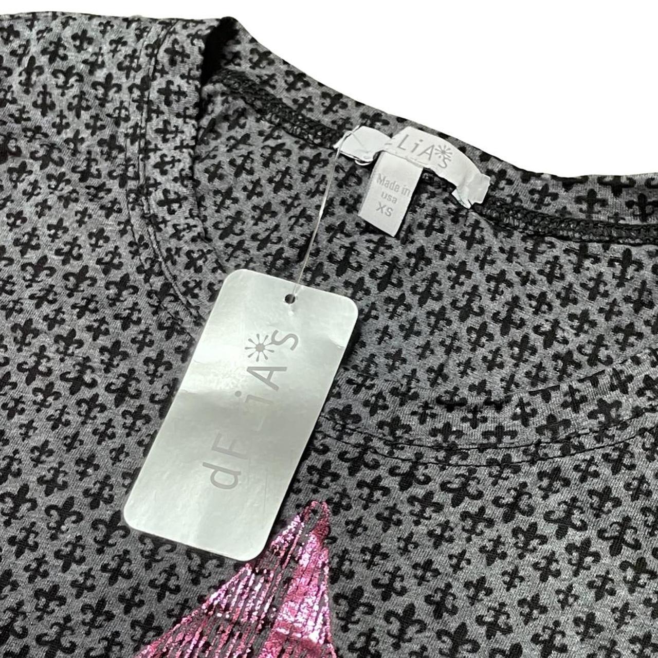 Delia's Women's Grey and Pink T-shirt (2)