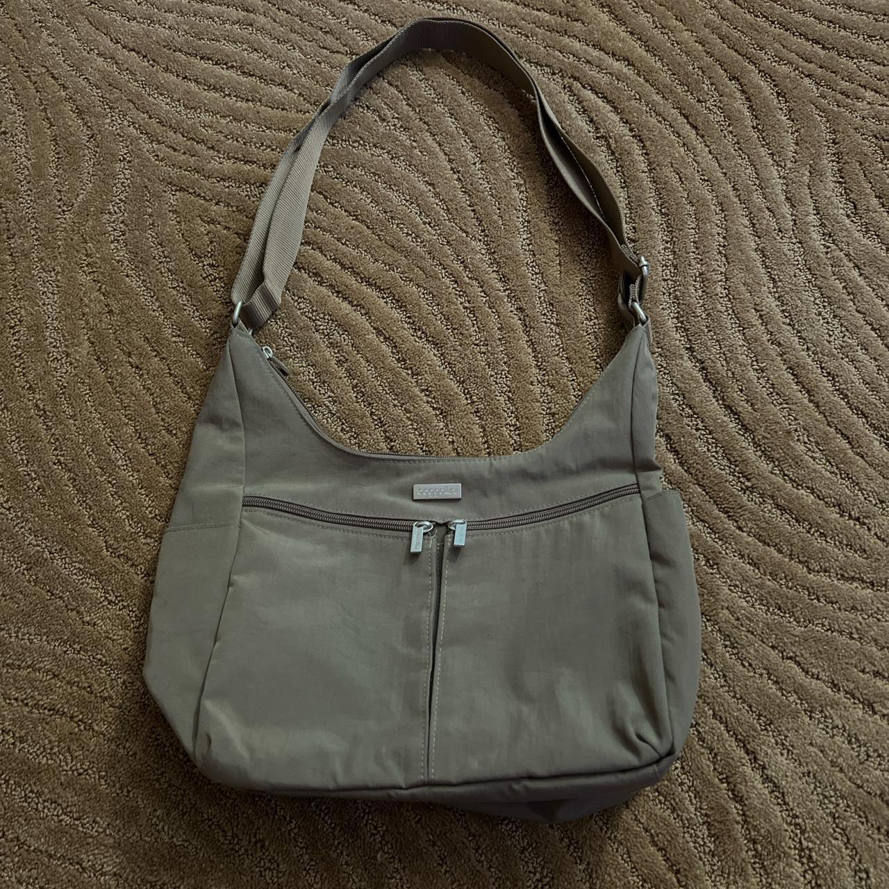 grey Baggallini shoulder bag 100 Nylon outer, 100... Depop
