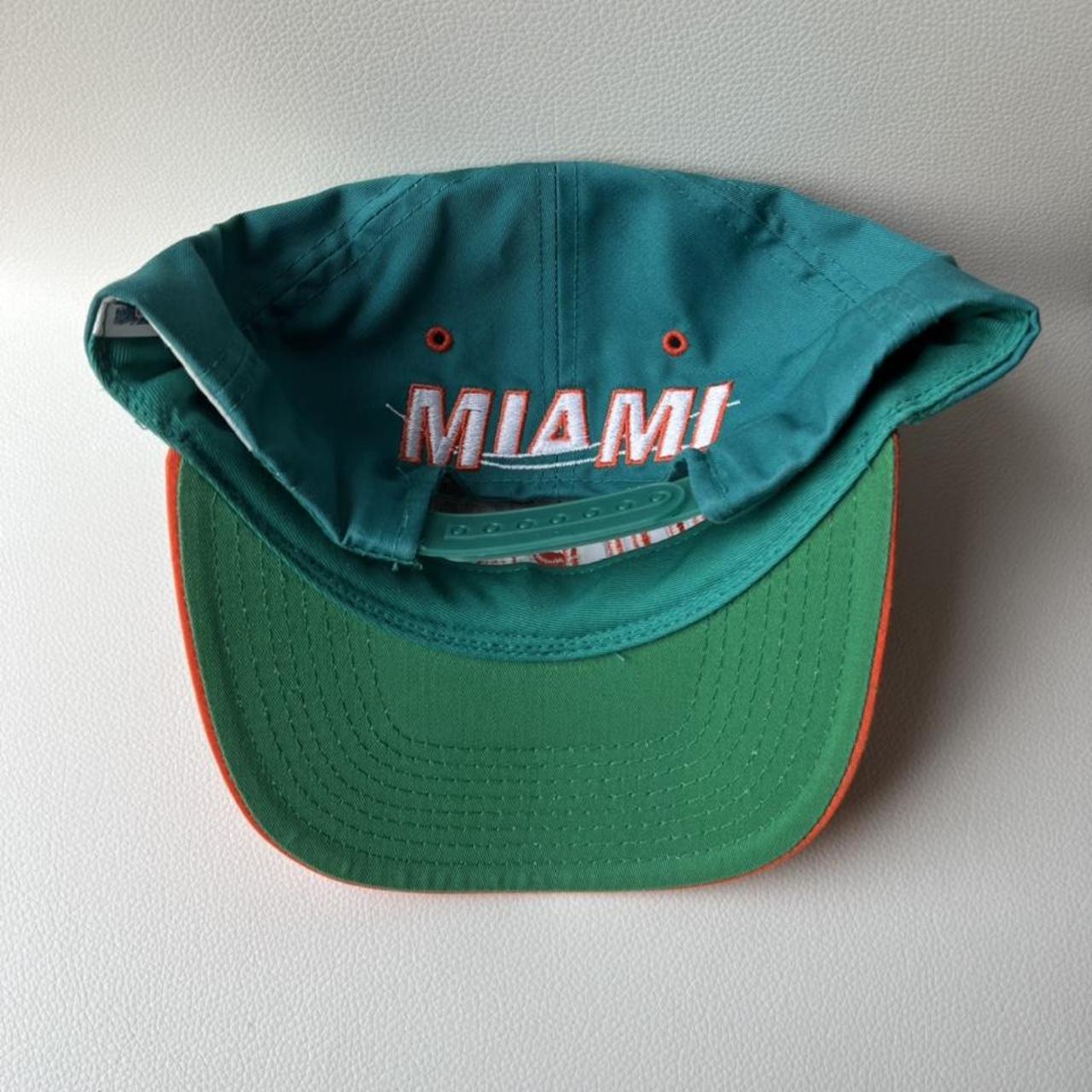 \ud83d\udc2c\ud83d\udd25 Super clean vintage Miami Dolphins snapback in... - Depop