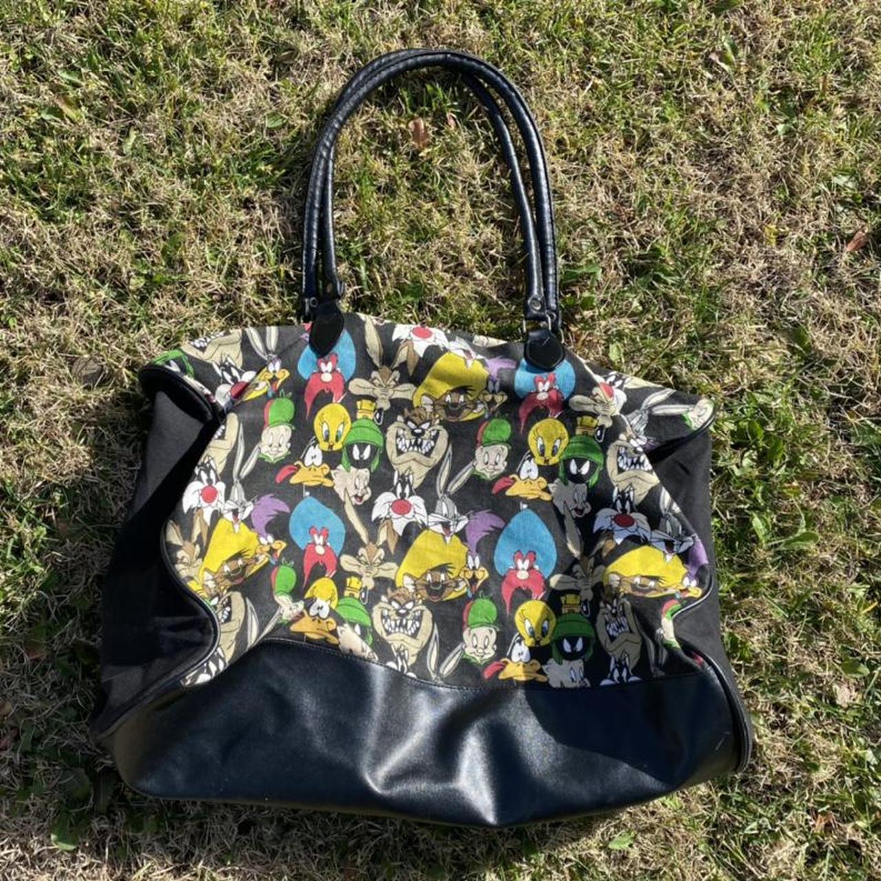 Vintage Looney Tunes duffle bag Super spacious Depop