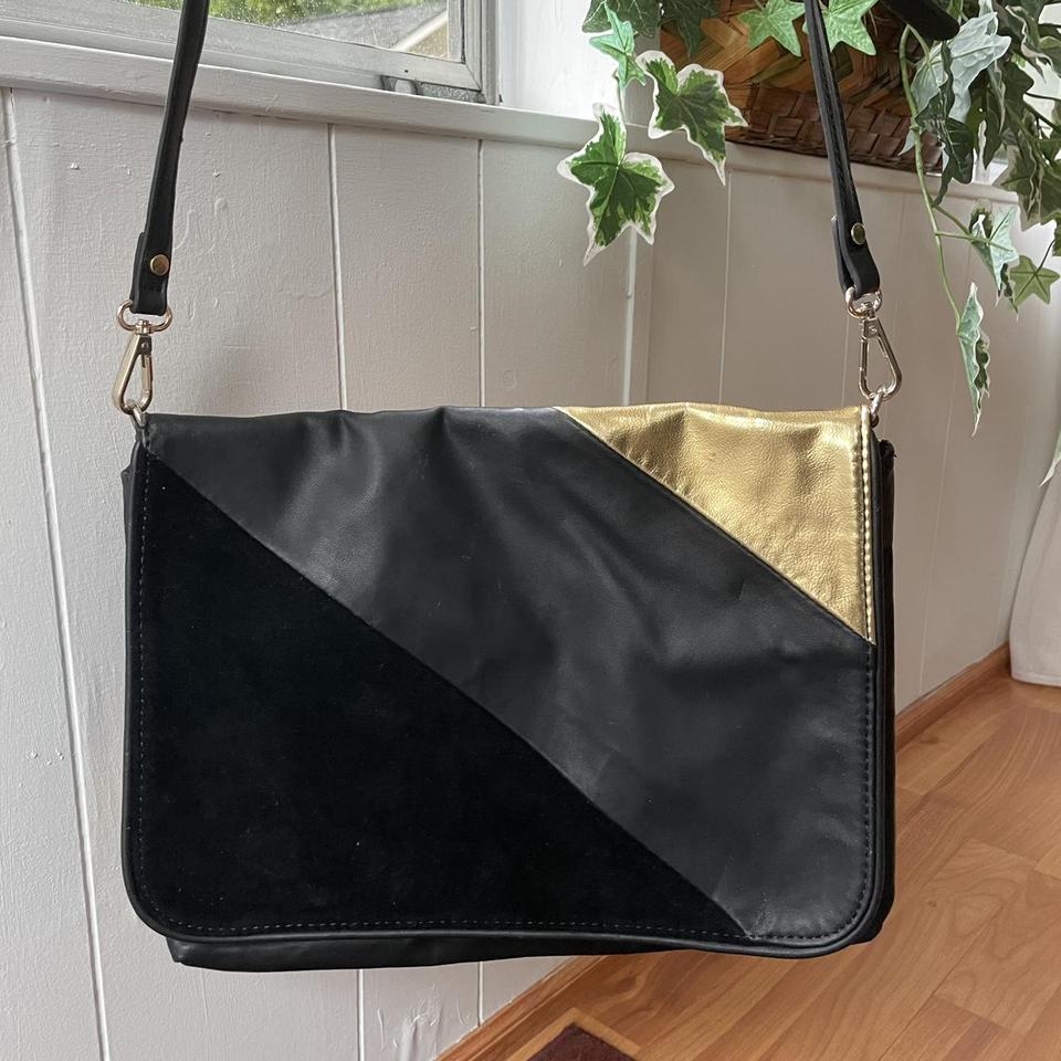 Black and Gold Purse - Depop