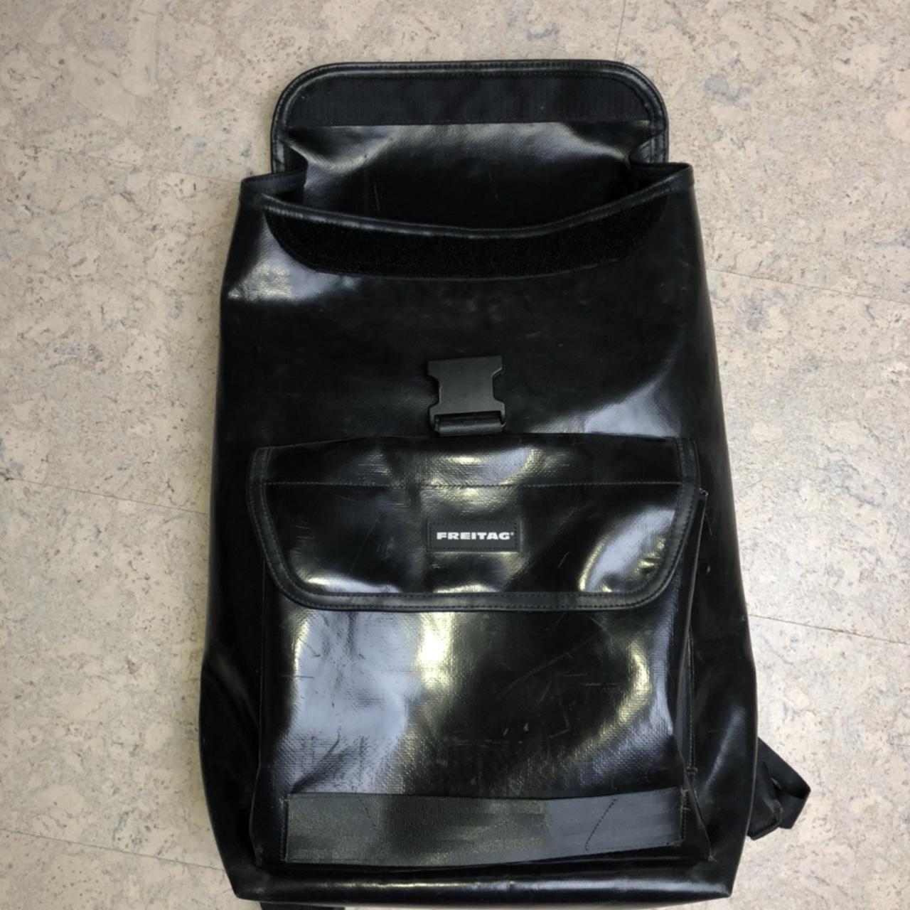 Freitag Victor F151 Black like new, with green...