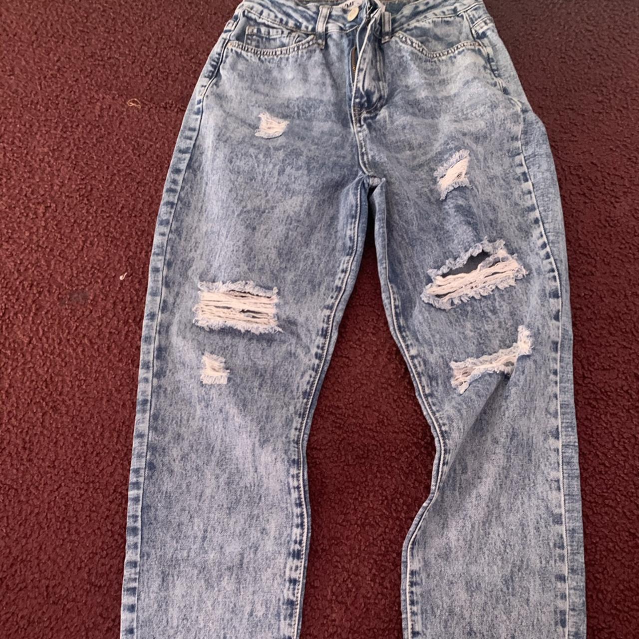 Cute distressed mom jeans 😊perfect for a summer fit... - Depop