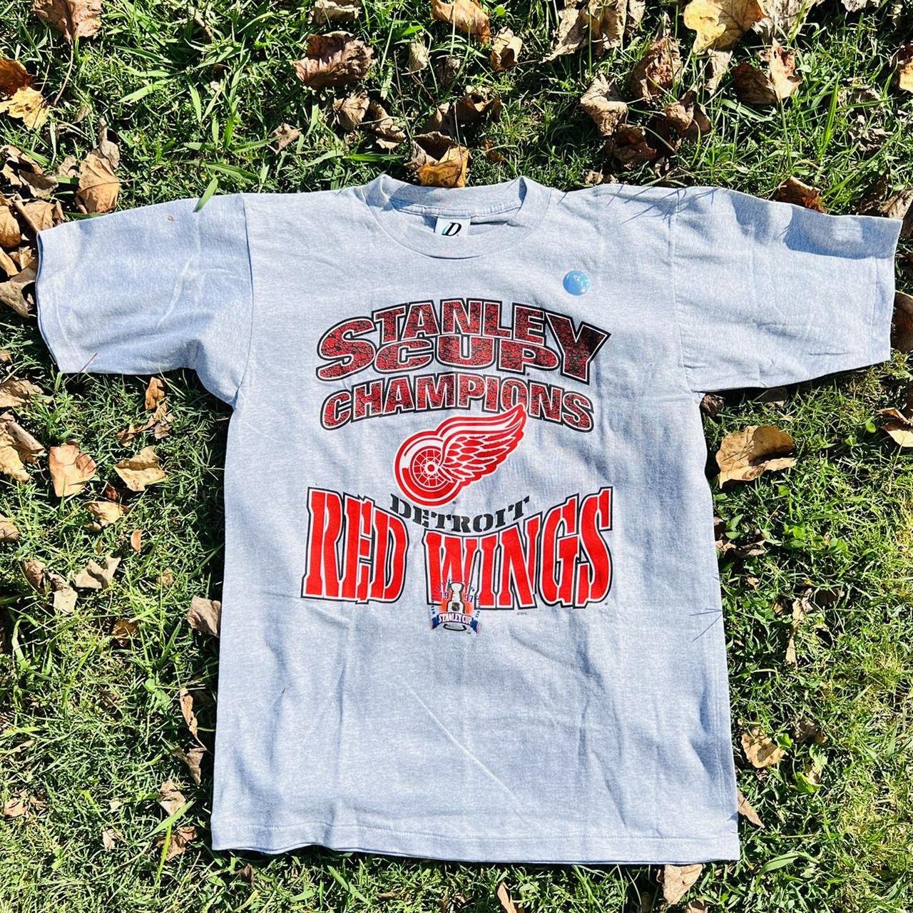 Vintage 1997 Detroit Red Wings Stanley Cup Champions T-Shirt