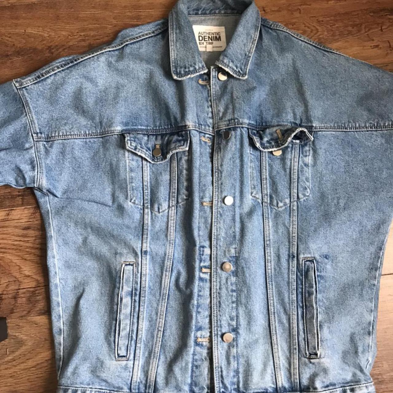 oversized denim jacket from ZARA says size small but... - Depop