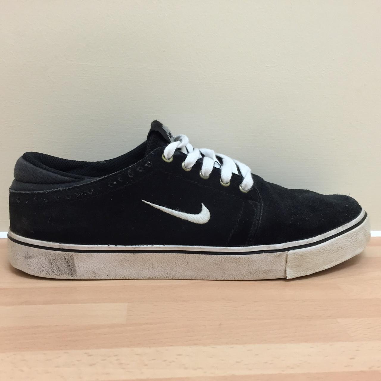 Nike sb 2024 small swoosh