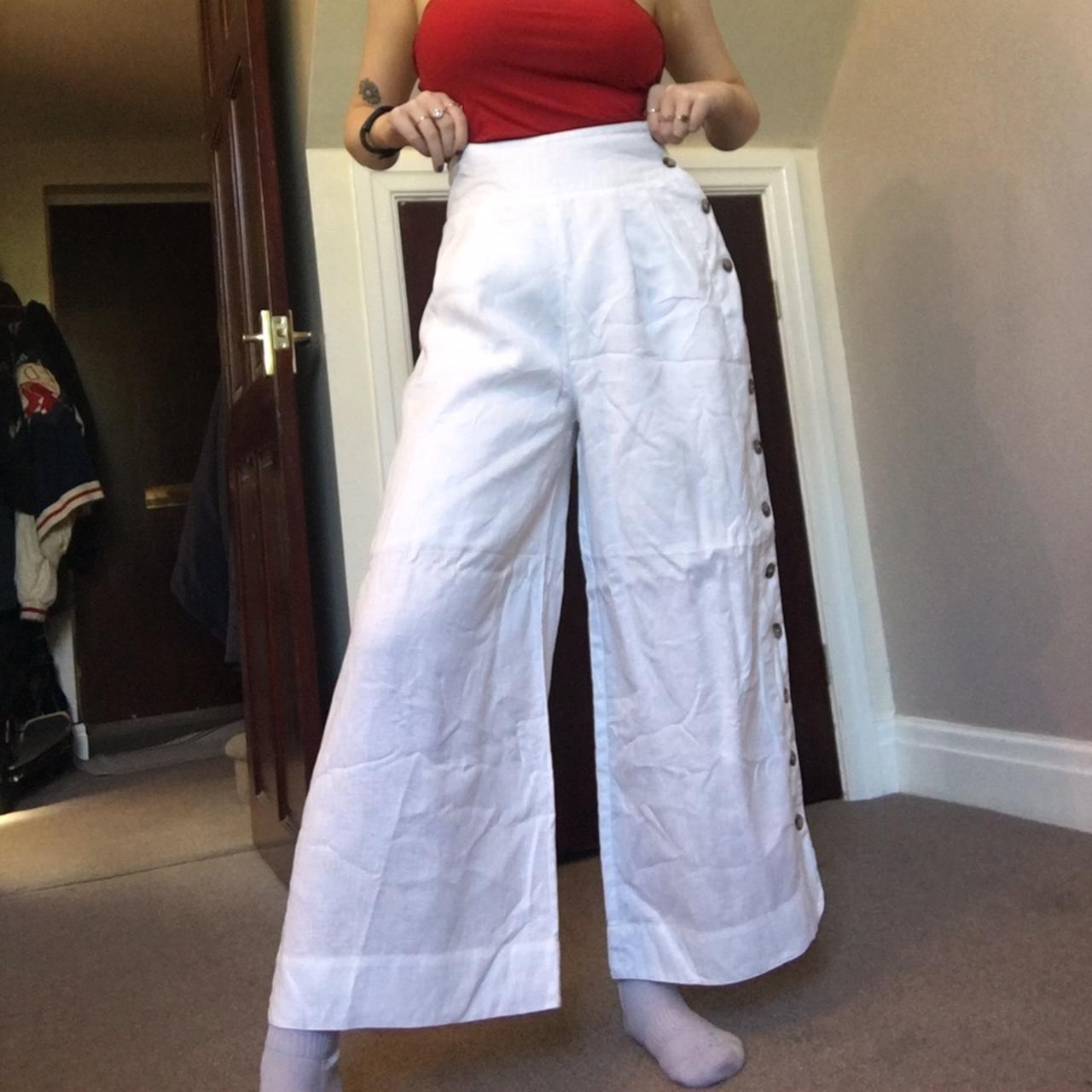 White linen dress pants that are so comfortable.... Depop