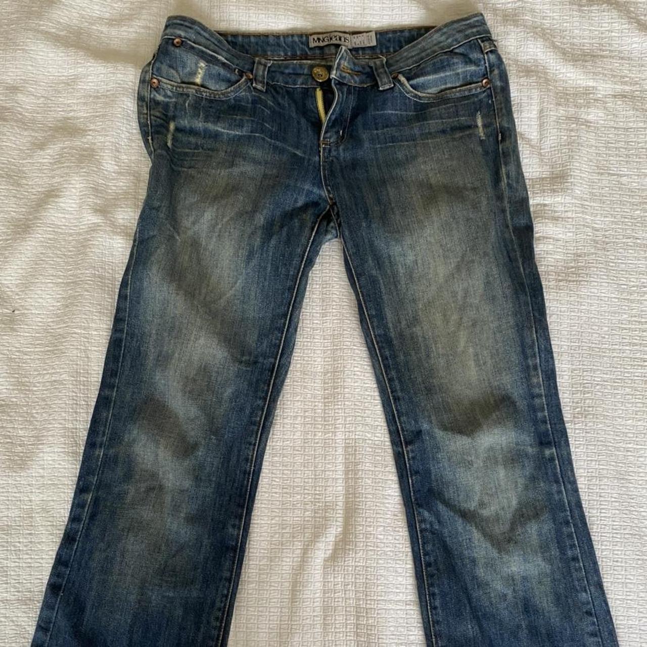 low rise flare leg jeans is a us 6 so would be about... - Depop