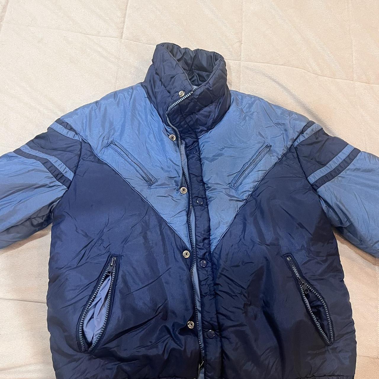 Gorgeous vintage 1980s puffer bomber jacket Modelled... - Depop