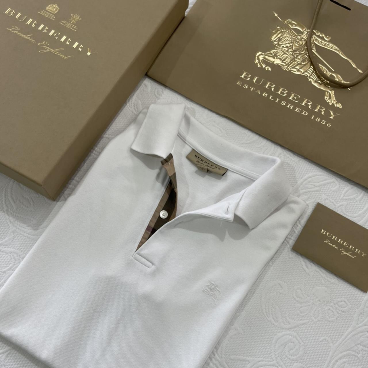 Burberry polo shop box