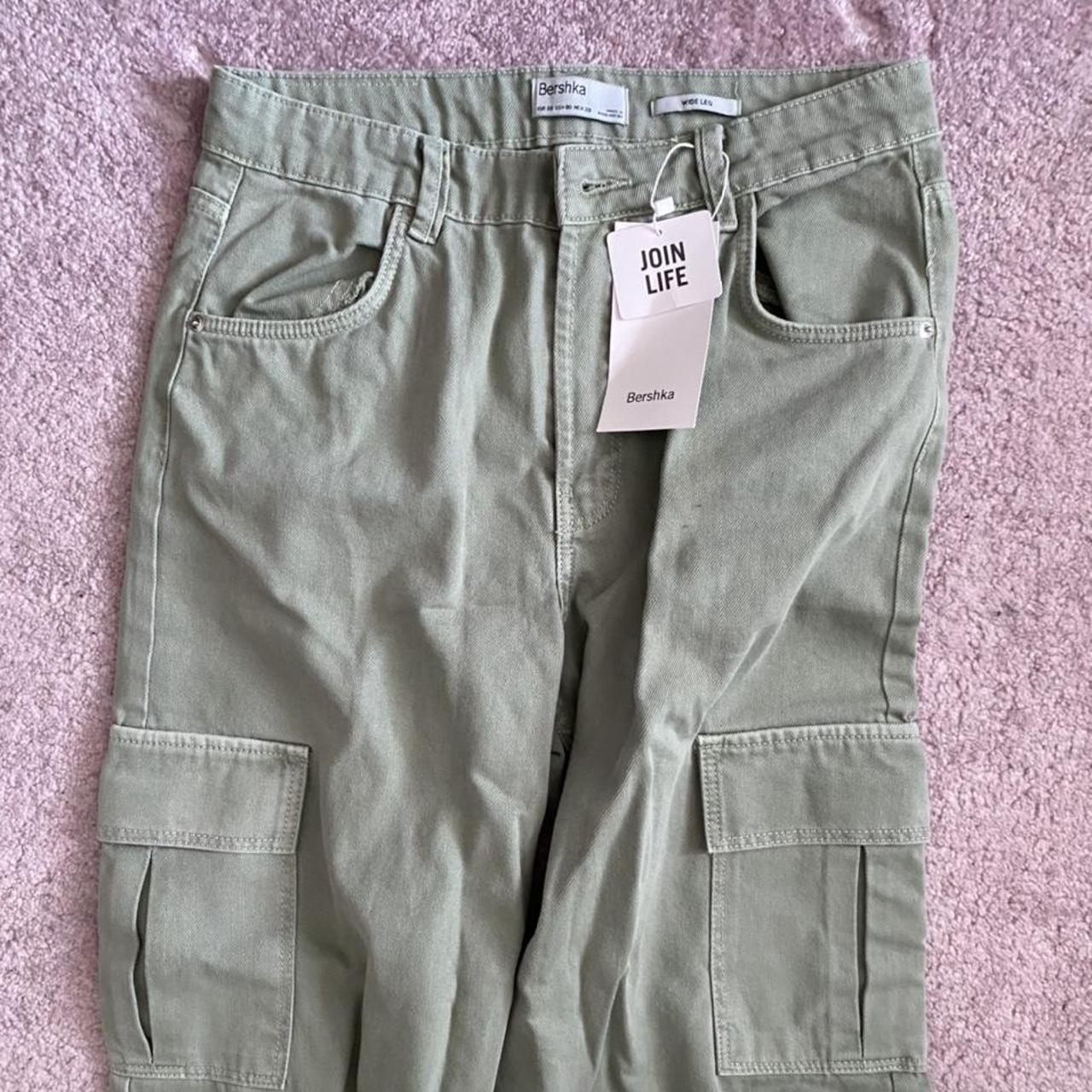 bershka wide leg cargo twill trousers fit something... Depop