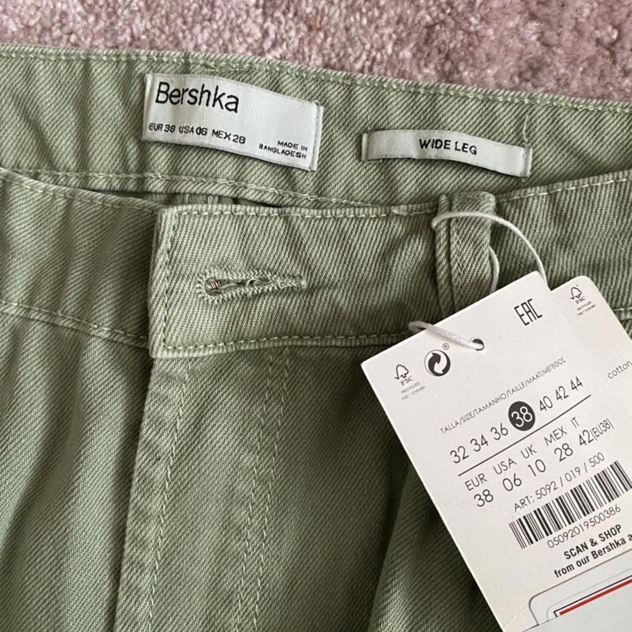 bershka wide leg cargo twill trousers: fit something... - Depop