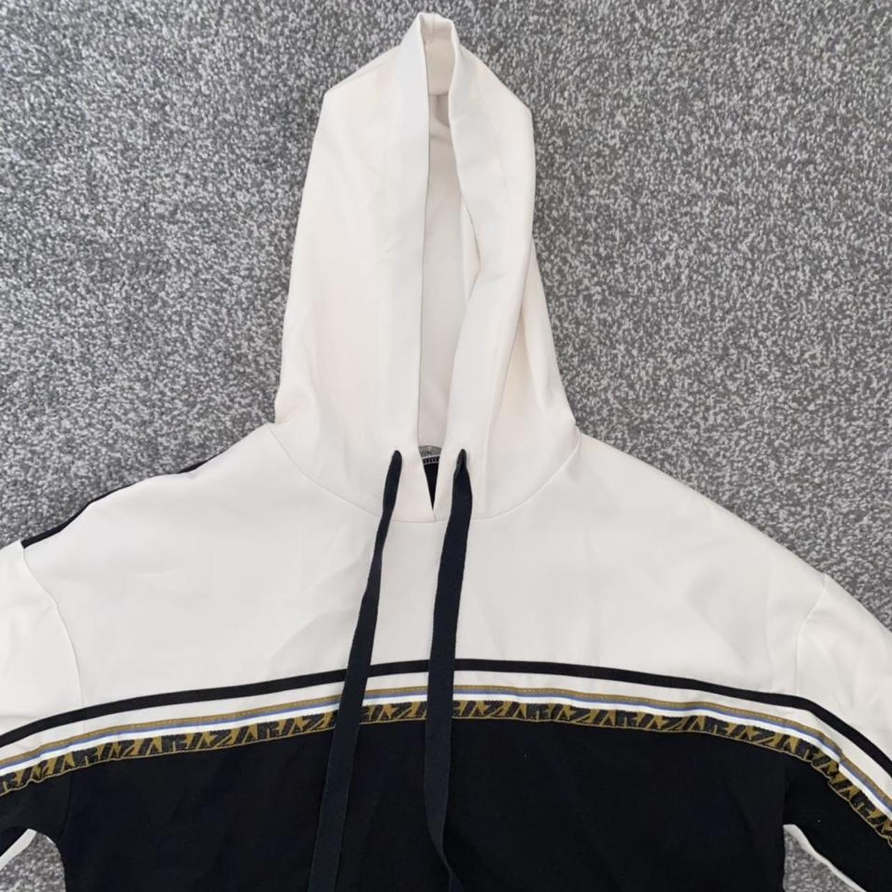 Zara Women's Black and Cream Hoodie Depop