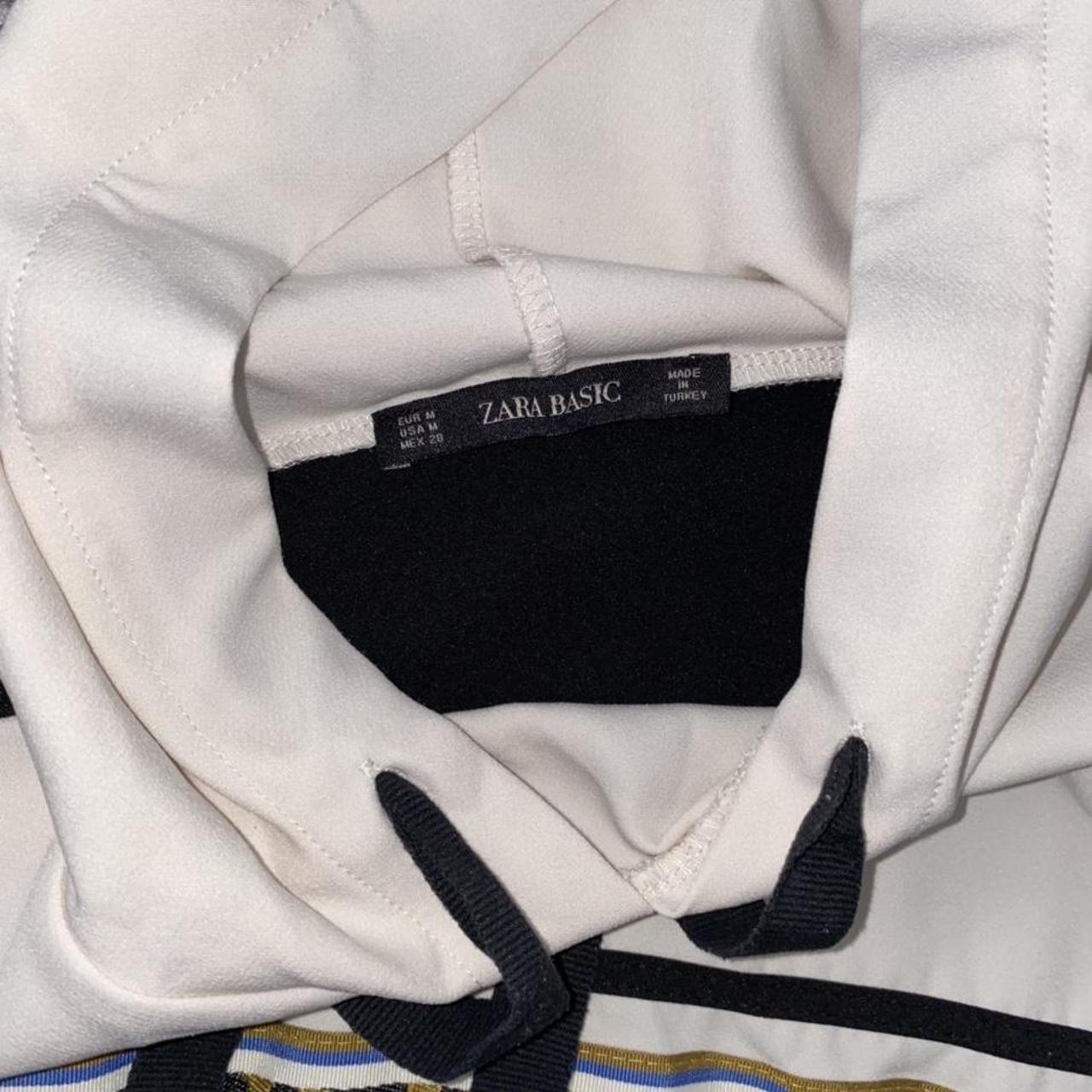 Zara Women's Black and Cream Hoodie Depop