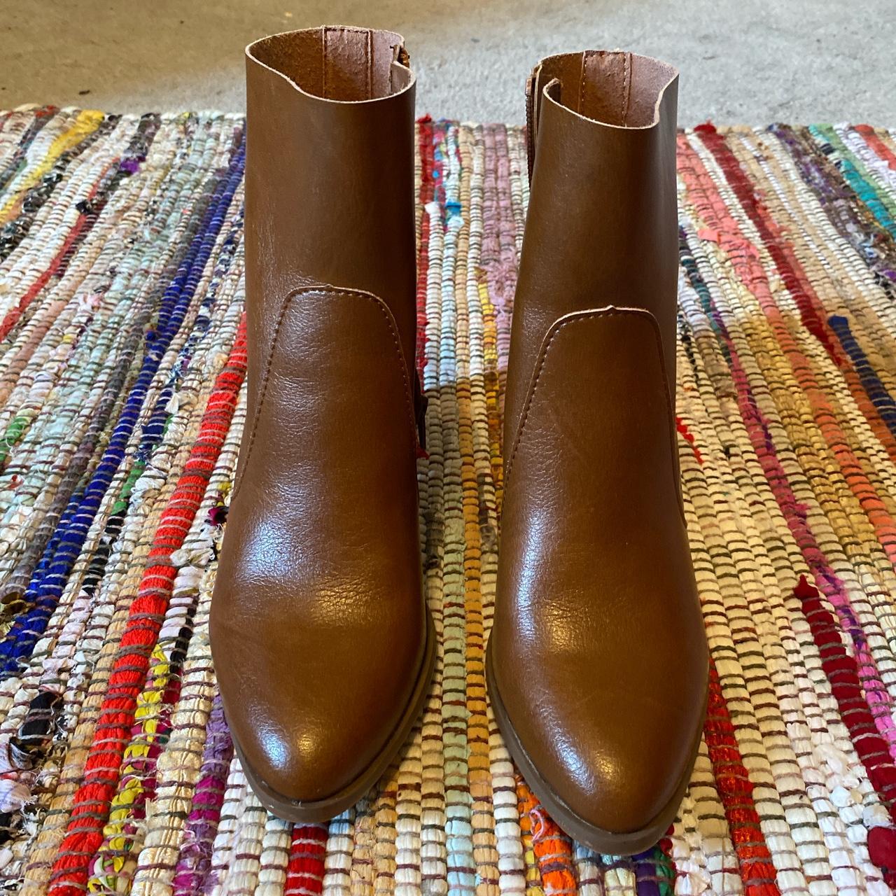 Universal Thread Women's Brown and Tan Boots (2)