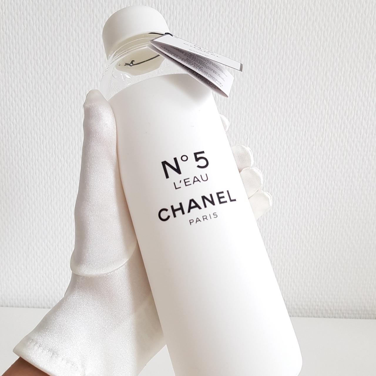 NWT CHANEL Paris Factory No. 5 L'eau Water Bottle White Black Limited  Edition