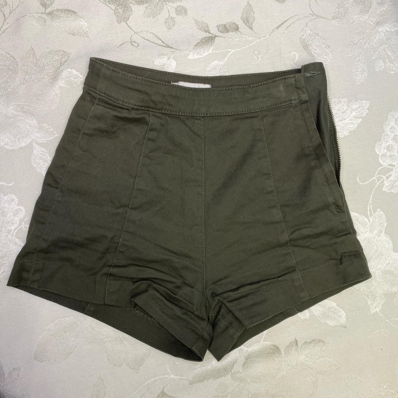 ⭐️ H&M high waisted Olive shorts with side zipper ⭐️... - Depop