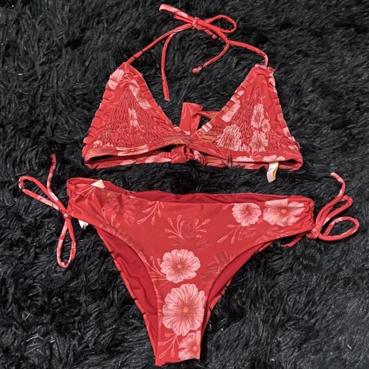 beautiful 2 piece swimsuit. Hawaiian pattern.... Depop