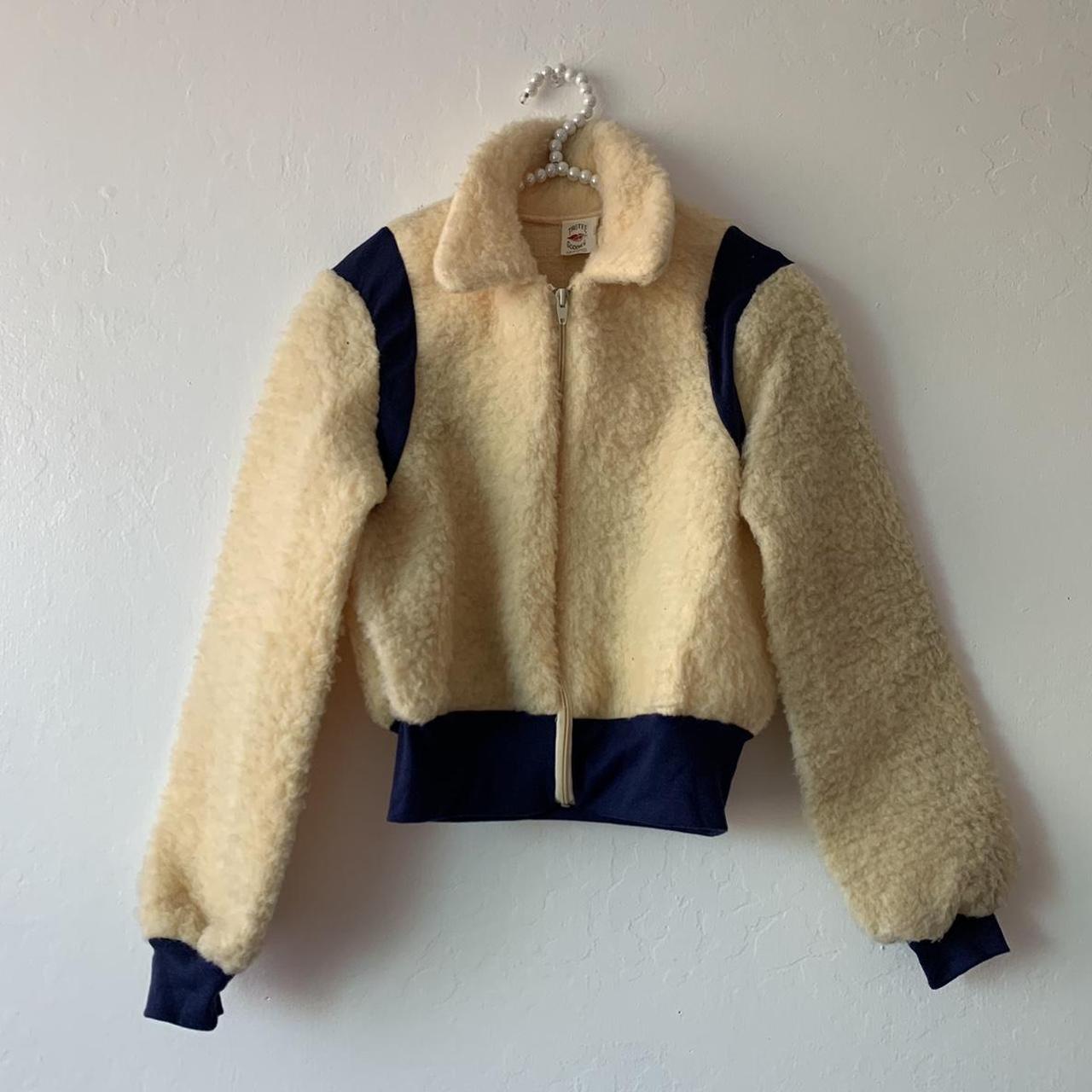 🐣 vintage 70s fuzzy sherpa jacket 🐣 light wear... - Depop