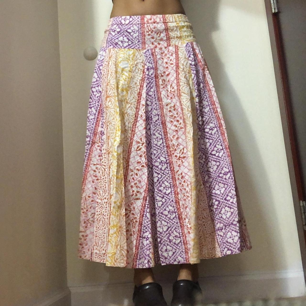 ANOKHI Women's White and Pink Skirt