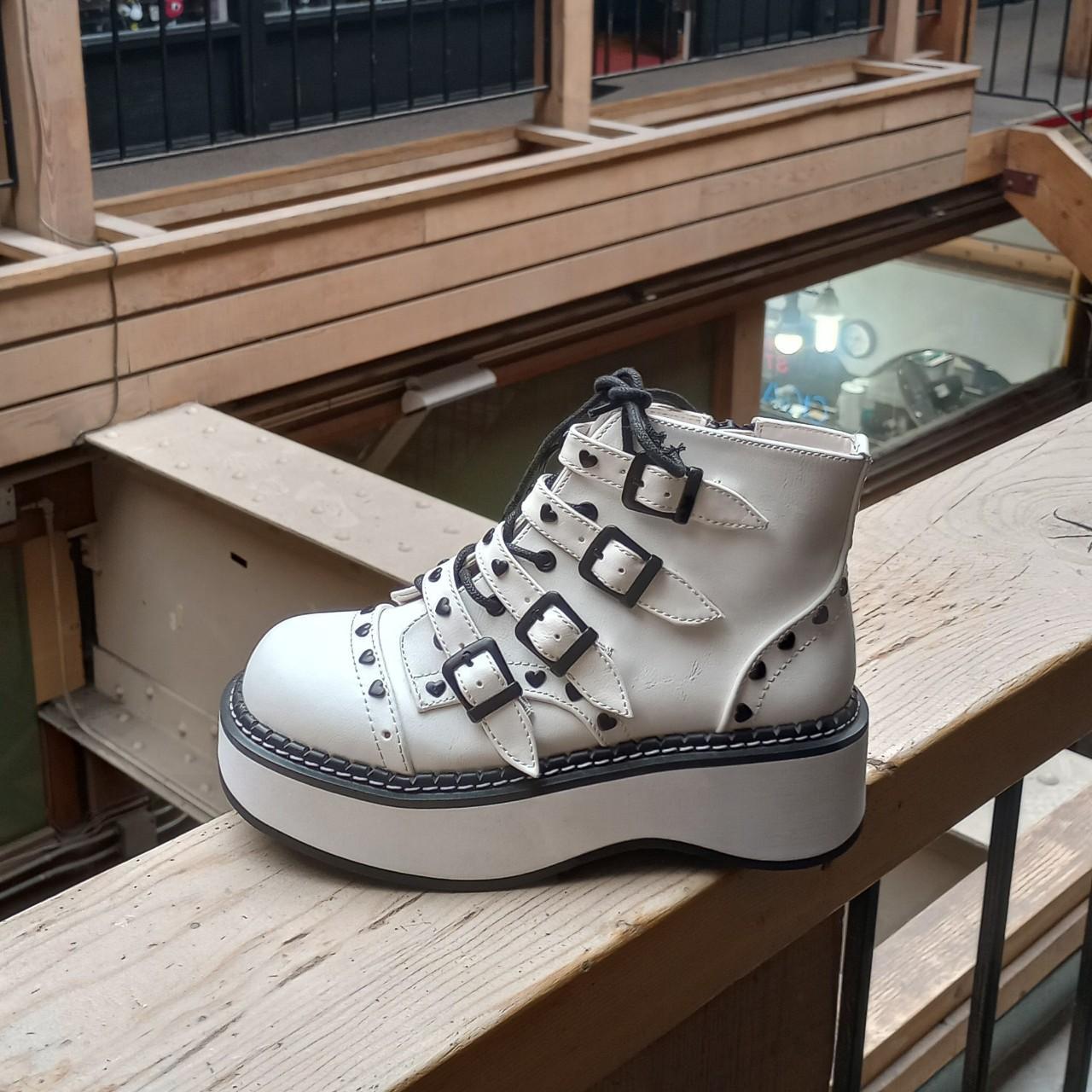 demonia emily 315 black