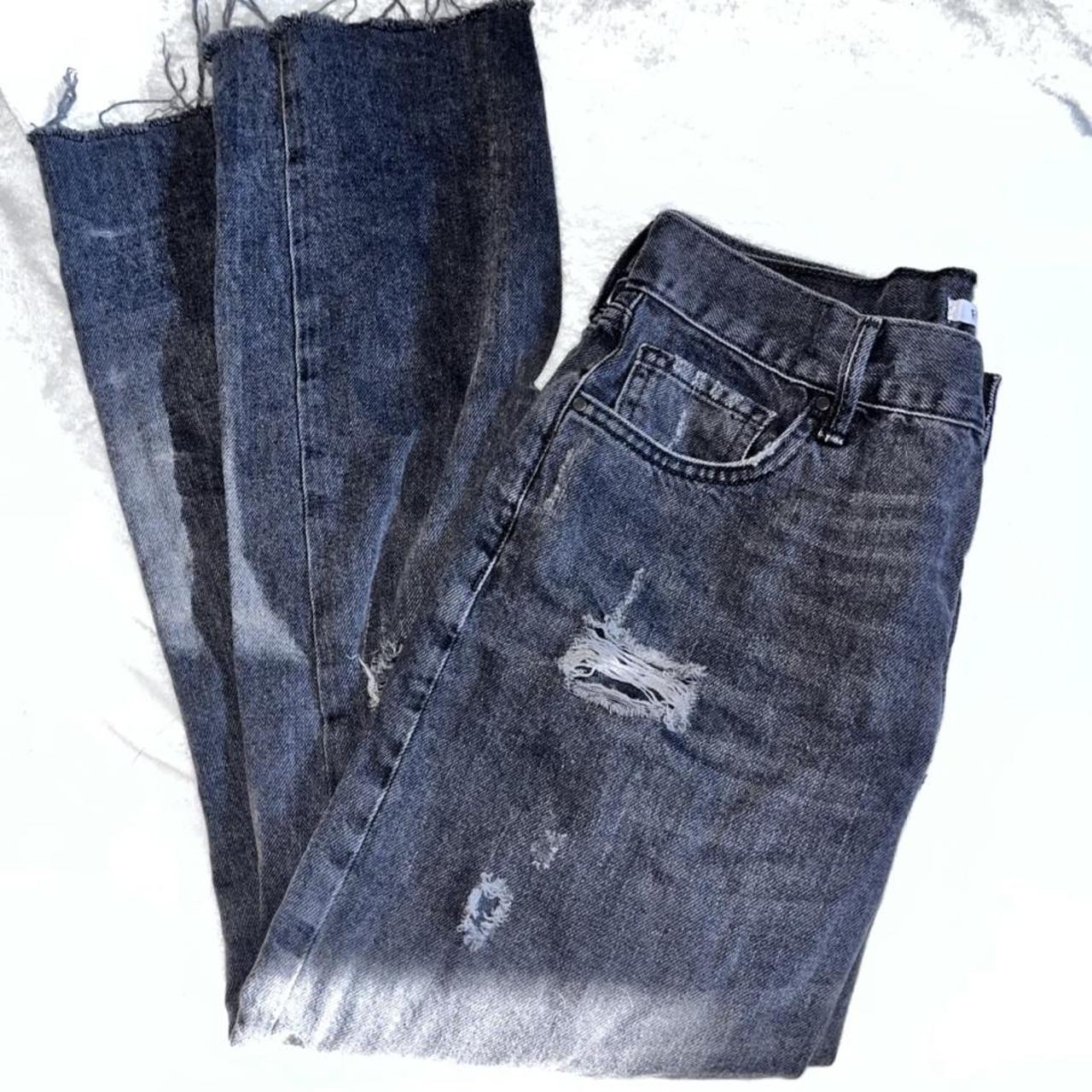 Forever 21 store distressed boyfriend jeans