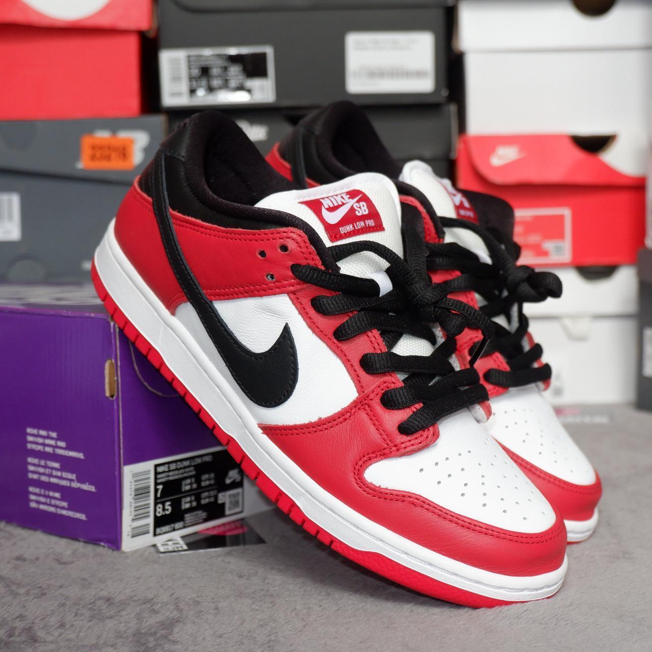 sb dunks red and white