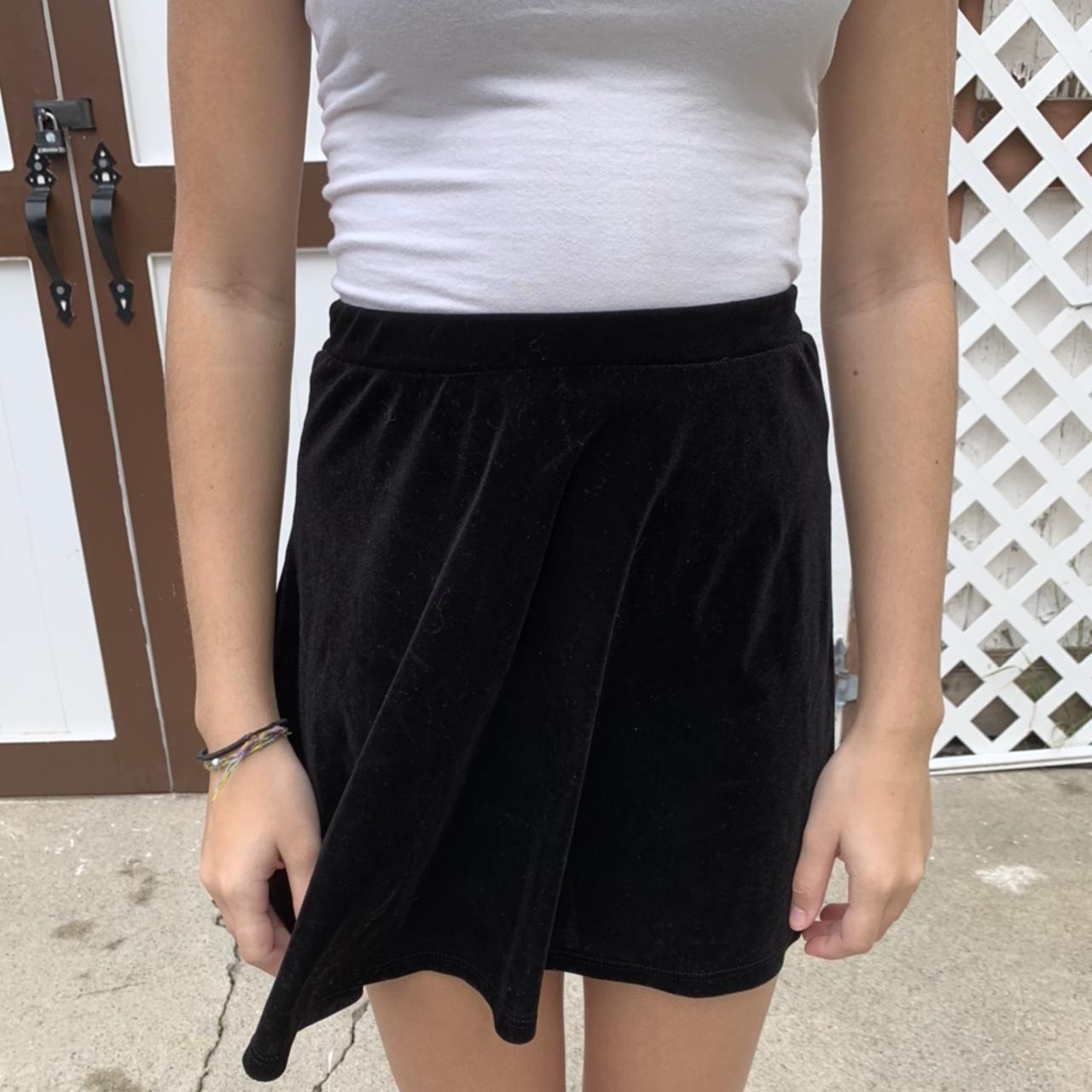 cute BLACK VELVET SKIRT super easy to stretch