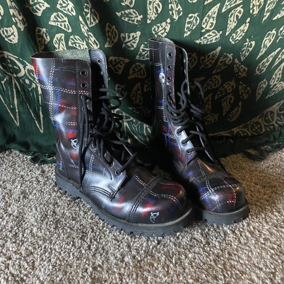 Underground England Combat Boots size nine in mens Depop