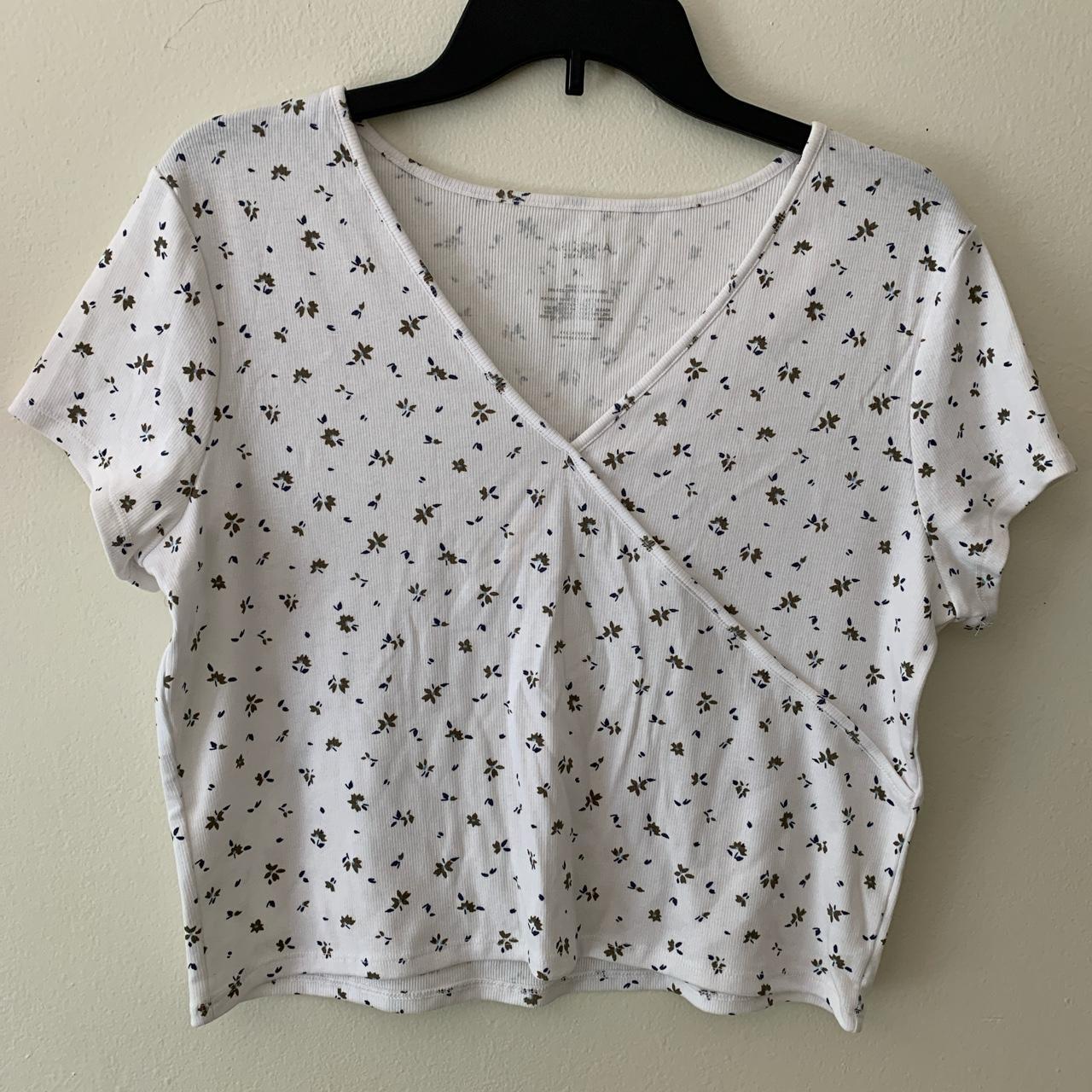 Arizona Women's White and Khaki Crop-top | Depop