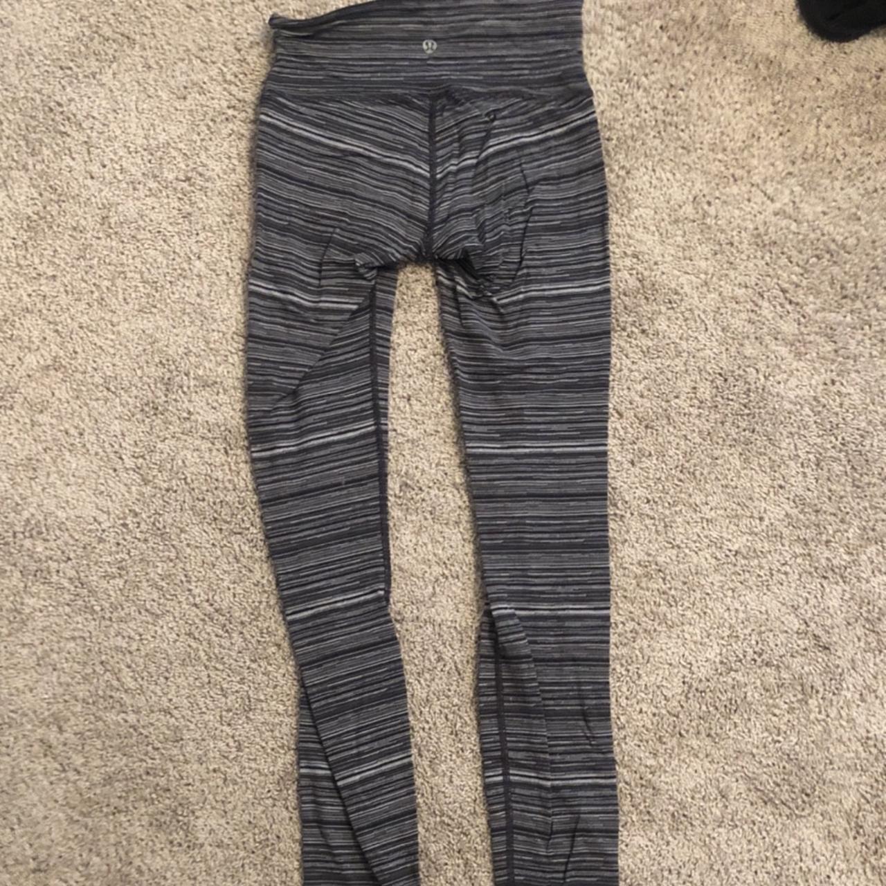 Lululemon Women's Grey and Black Leggings | Depop