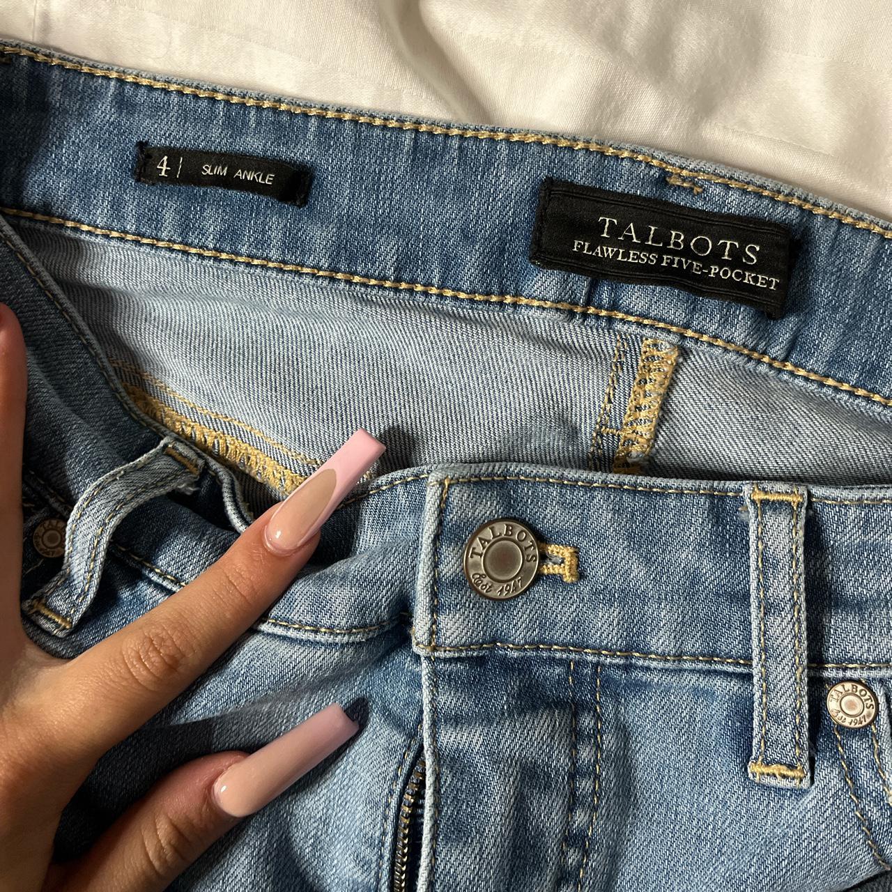 Light washed blue jeans ~ in good condition but does... - Depop