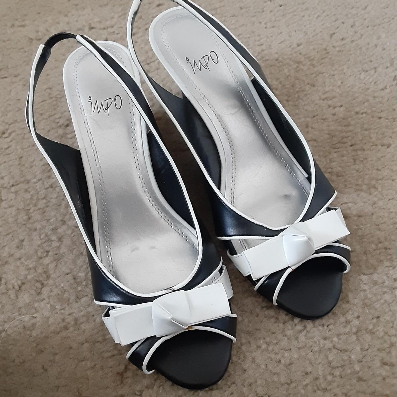 Women's Black and White Courts (3)