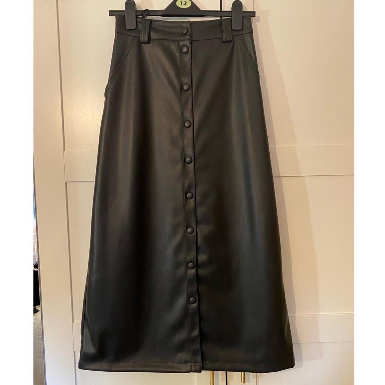 Button front black leather midi skirt - Depop