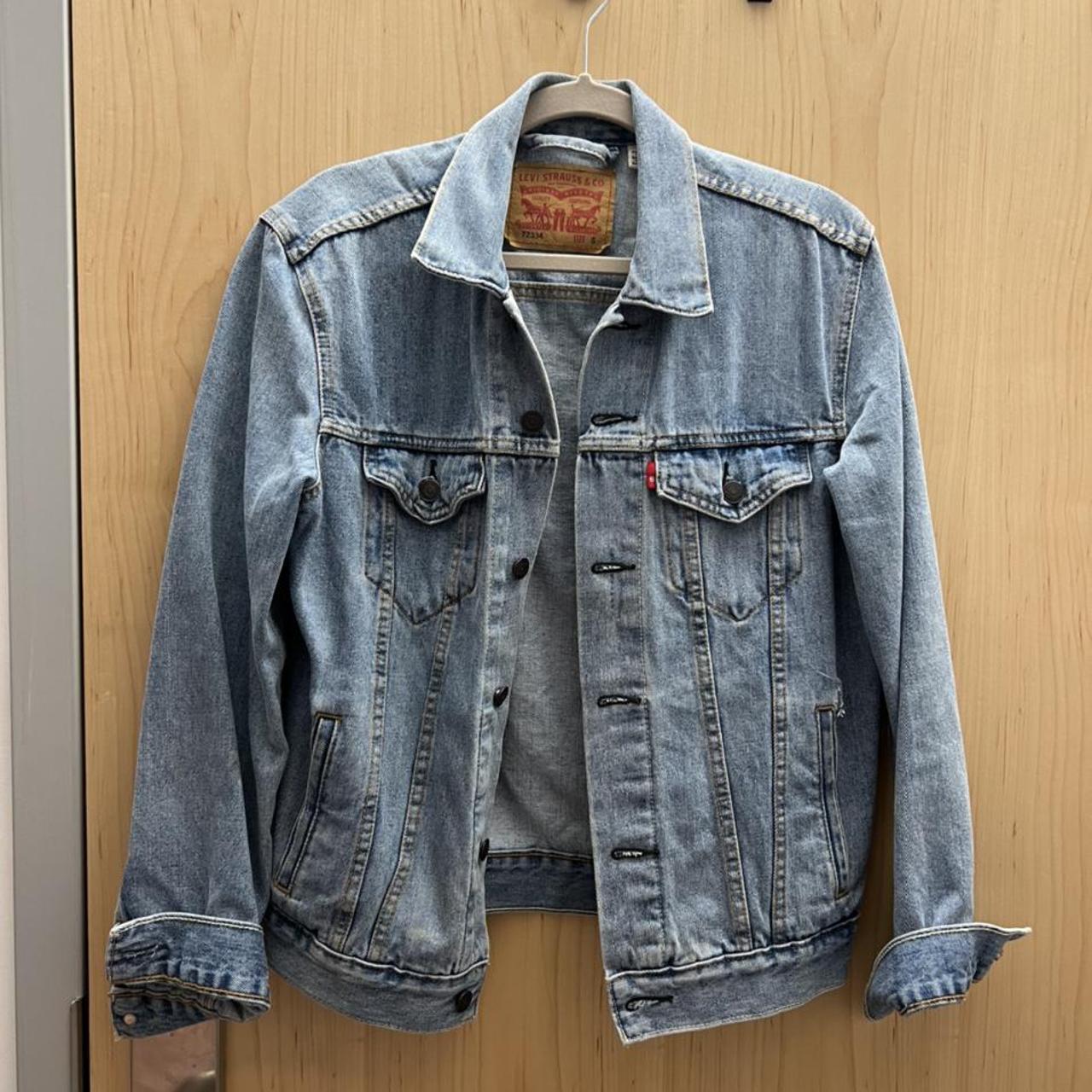 levi's trucker jacket light stonewash