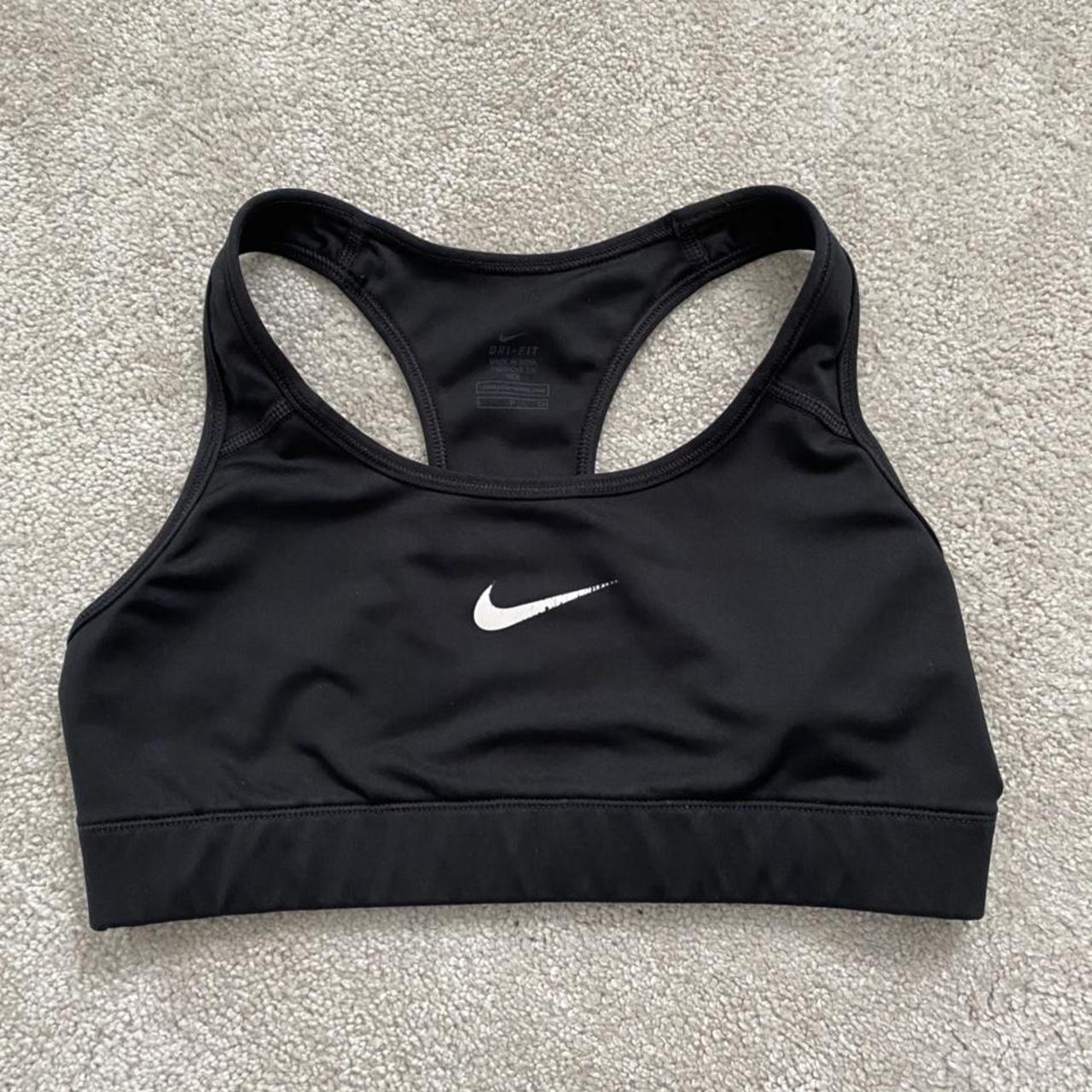 womens black nike sports bra