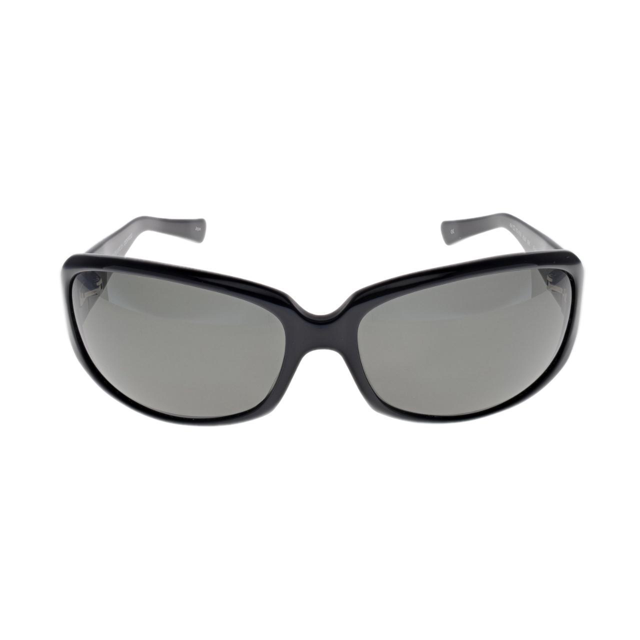 Oliver Peoples Women's Black and Grey Sunglasses (2)