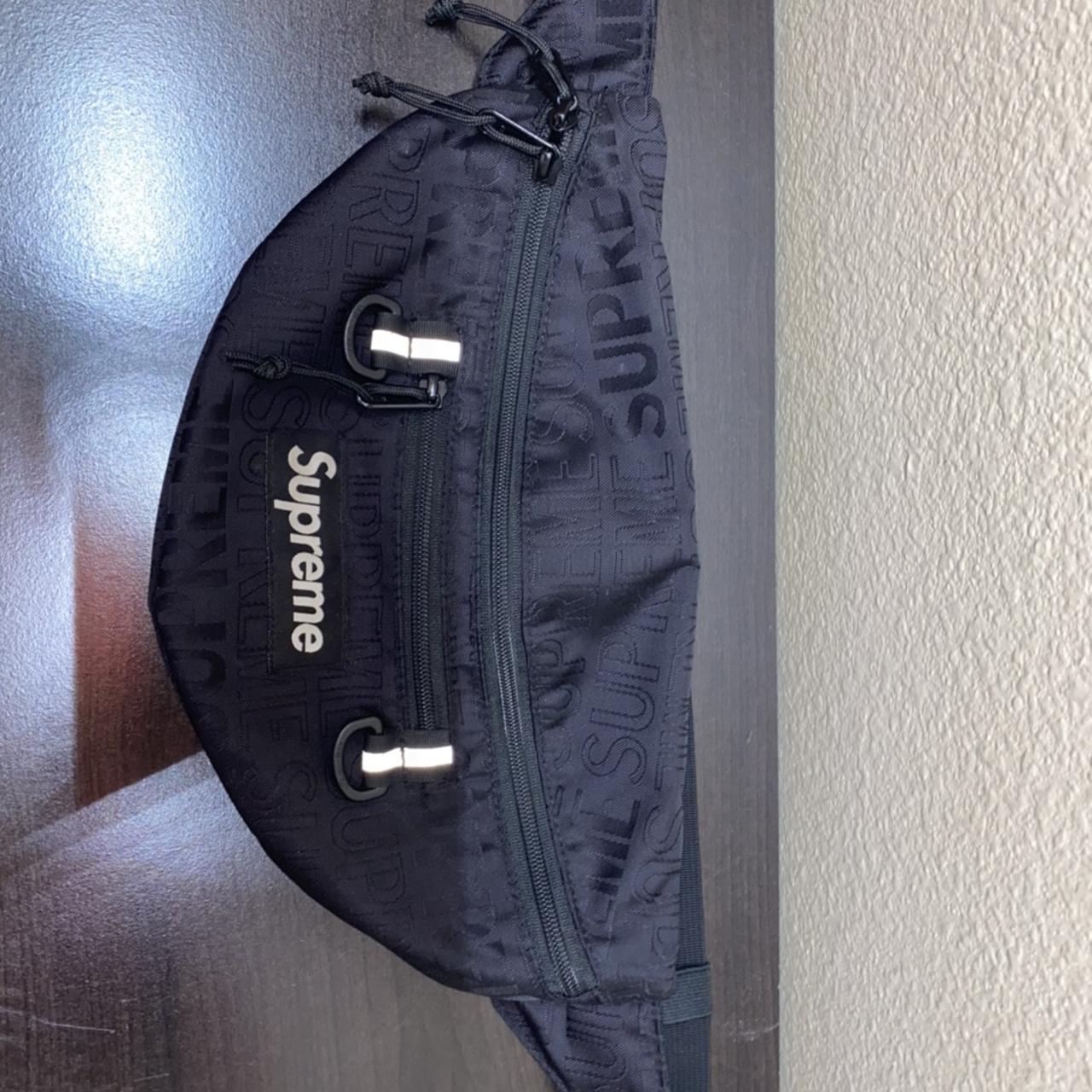 Fanny pack sale supreme fake