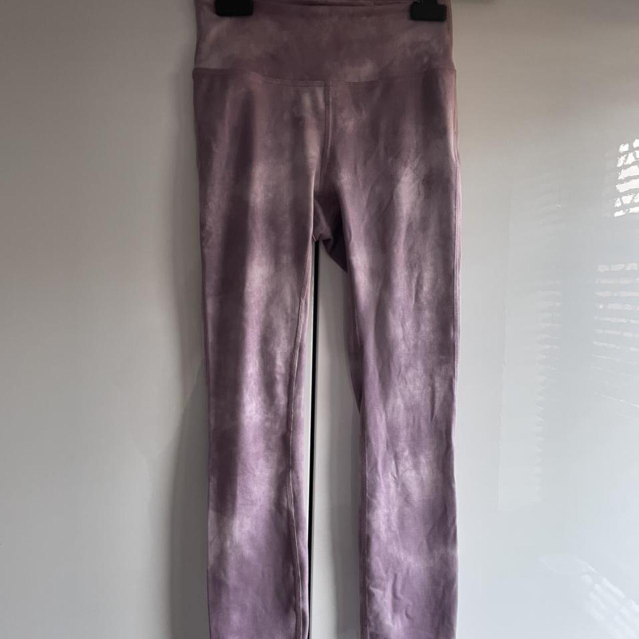 Gilly Hicks Women's Purple and White Leggings | Depop