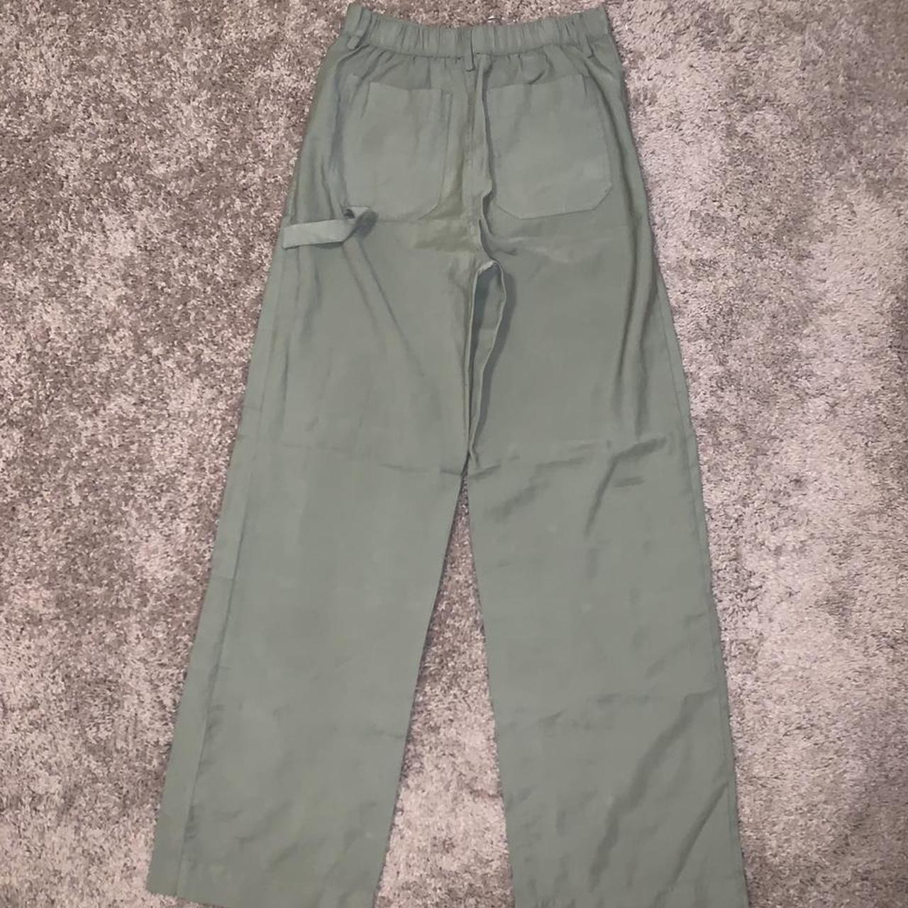 Forever 21 Women's Green Trousers | Depop