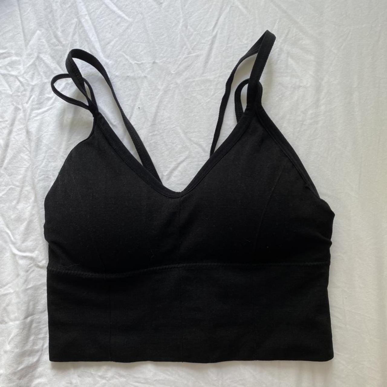 black sports tank top