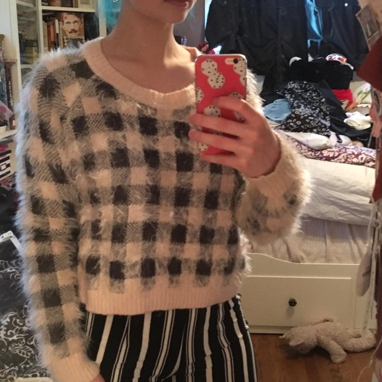 PLAID/CHECKERED LIGHT PINK + GREY SWEATER size... Depop