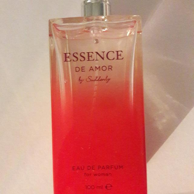 Essence de discount amor by suddenly