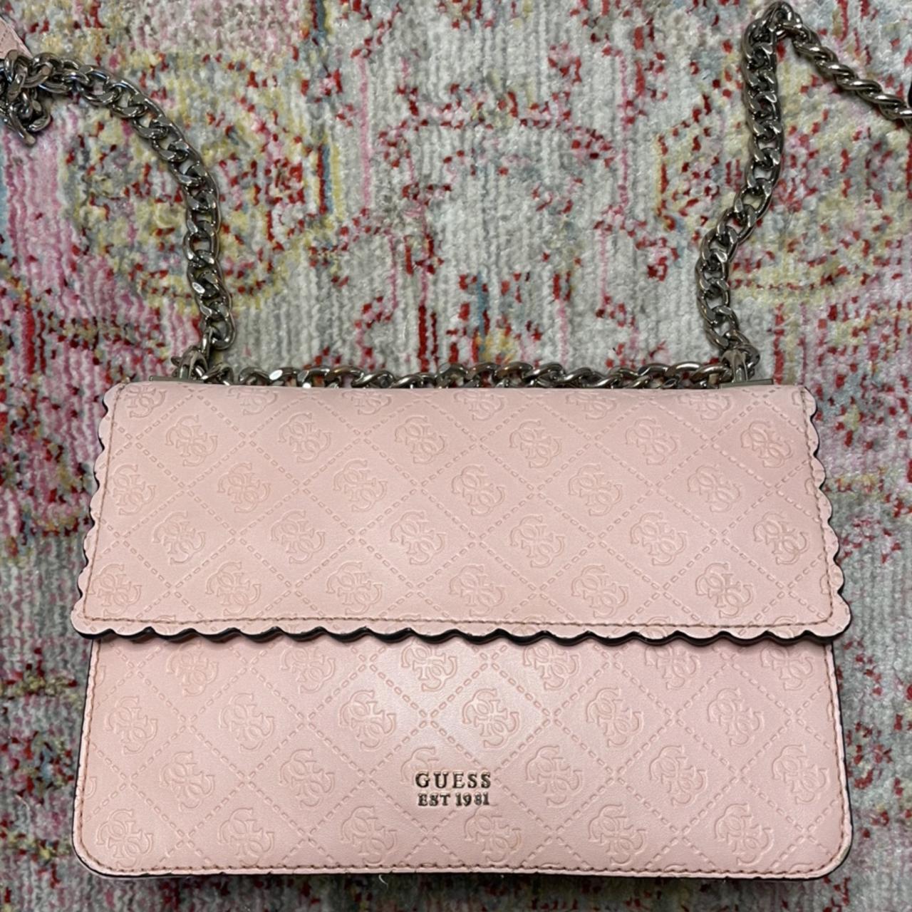 Baby pink 2025 guess bag